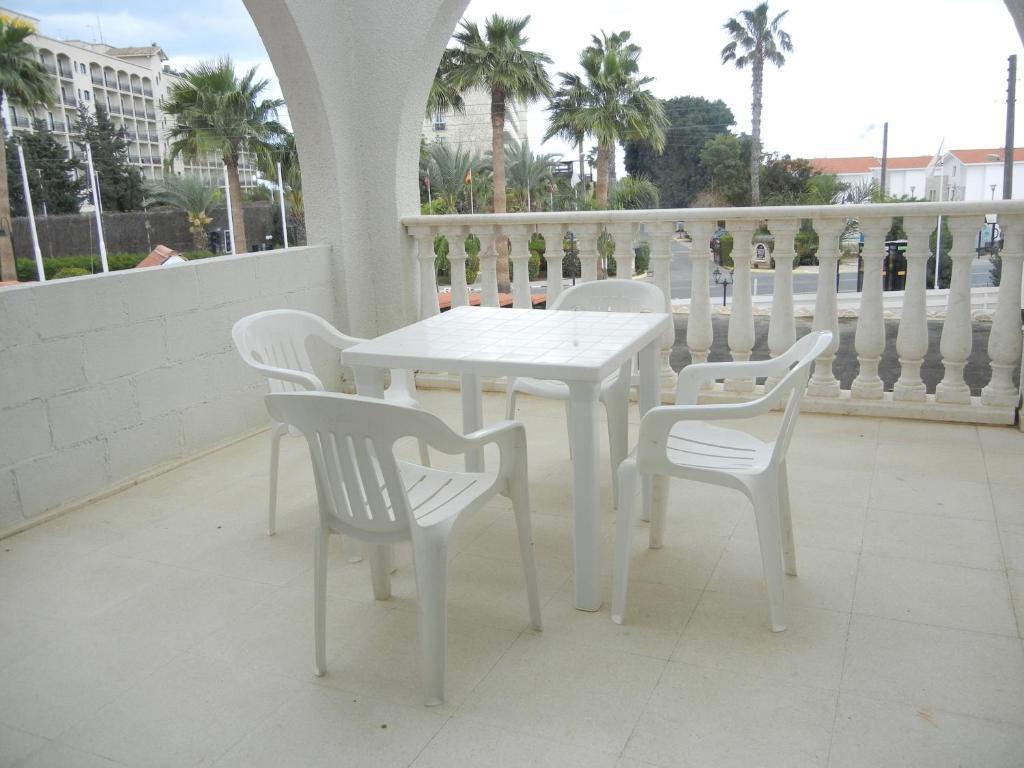 Tsialis Hotel Apartments Larnaca Pokoj fotografie
